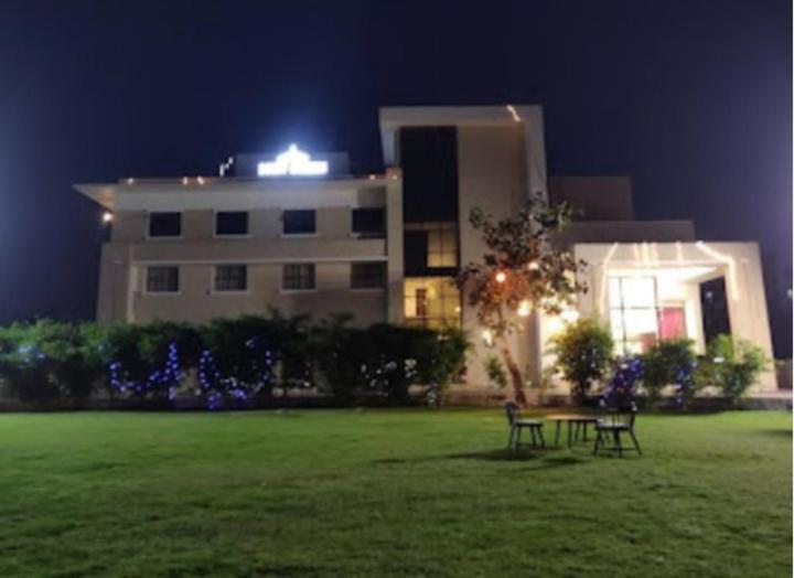 Derby Greens Hotel Bhopal Ngoại thất bức ảnh